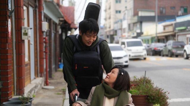 [미리보기]치매 걸린 엄마 버리러 한국 왔지만…