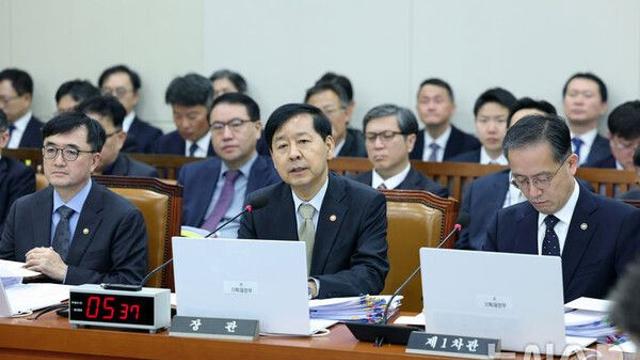 한미관세협상…與 “李정부가 최선 결과 도출” 野 “백악관 발표와 달라” 한미관세협상…與 “李정부가 최선 결과 도출” 野 “백악관 발표와 달라”