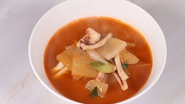 아이들까지 온 식구가 잘 먹는 국 요리는 역시 '이 재료'가 딱입니다