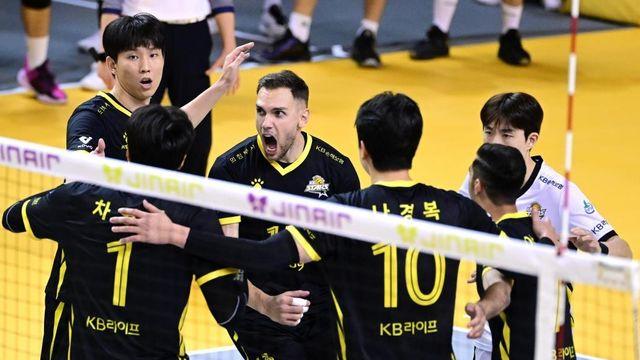 '비예나 21점' KB손보, OK저축은행 3-0 완파…2연승으로 2위