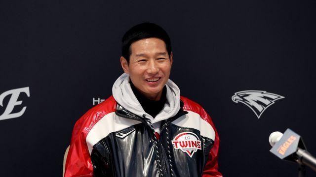 PS는 타고투저? 의아해한 염경엽 LG 감독 “시즌 땐 투고타저였잖아요. 야구는 그래서 더 몰라”