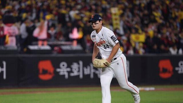 [STN 현장] ‘바로 잡을 기회 3번이나’ 한화 김경문 감독의 김서현 고집, 무엇을 위한 것이었나