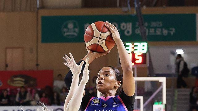 '특별귀화 무산' 여자농구 삼성생명 에이스 키아나 스미스 은퇴(종합)