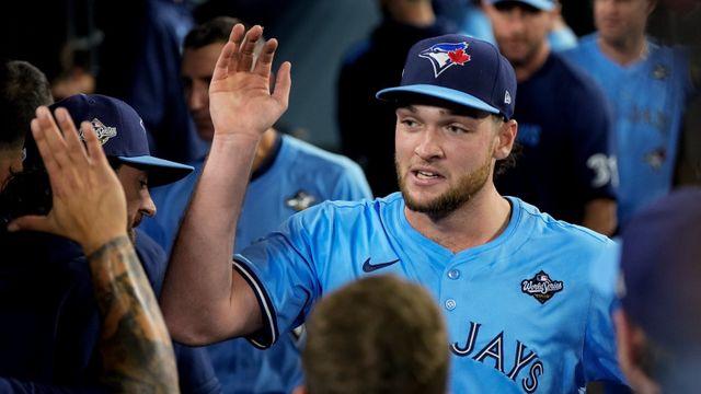 ‘MLB 1년차’ 신인 일 냈다! 7이닝 1실점 12K 다저스 제압…토론토, 32년 만에 WS 우승까지 ‘-1’