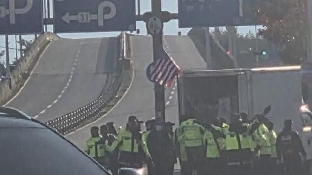 [경주APEC] 시진핑 환영집회 방해·경찰 폭행 유튜버 3명 체포(종합)