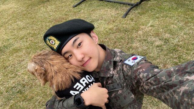 세븐틴 호시, “단결! 이병 권순영!”