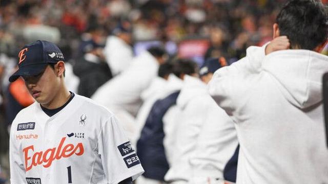 기록 잔치 벌이고 19년만 KS 갔지만…한화, 끝내 우승 숙원 못 풀었다[LG KS 우승]