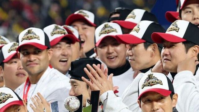 [STN 현장] '정상 탈환' LG 염경엽 감독 