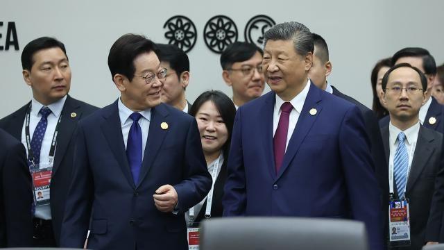 [종합] 첫 한·중 정상회의서 한반도 비핵화 논의…시진핑에 국빈 의전