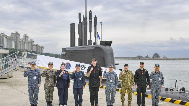 해군총장, 韓잠수함 탑승한 캐나다 사령관에 지원 방안 설명