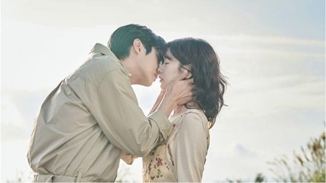 최우식·정소민, 키스 1초 전…위장 아닌 진짜, 진심 확인할까 (우주메리미)