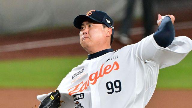 '결국' 류현진마저 불펜 등판…2006년에도 던졌던 괴물, 한화의 2025년을 마무리했다 [KS5]