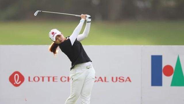 최혜진, 메이뱅크 챔피언십 2R 선두…LPGA 투어 첫 승 도전