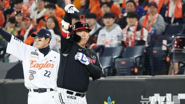 끝낸다 vs 끝까지 간다…LG-한화, KS 5차전도 만원 관중[KS]