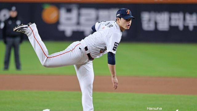 문동주, KS 5차전서 1이닝 1실점 강판… 한화 불펜 총력전 시작