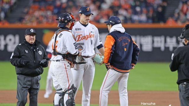 150㎞/h 딱 1구...구속 저하 문동주, 충격의 1이닝 강판→구단 