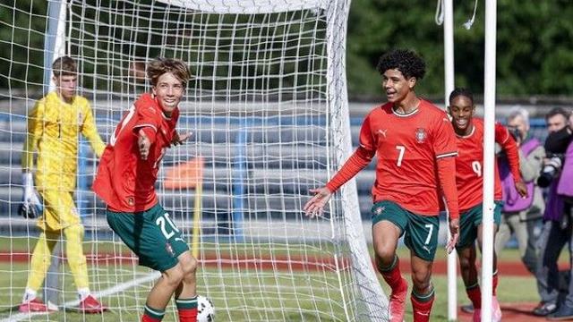 호날두 주니어, 포르투갈 U-16 대표팀 월반 후 데뷔