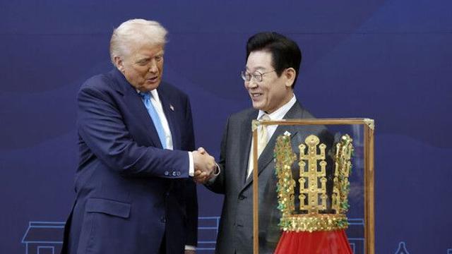 금관부터 비행기까지…올해 트럼프가 받은 '외교적 선물' 보니