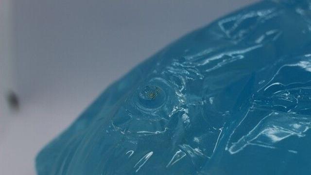 시간이 지나가고 그 위로 김이 난다.