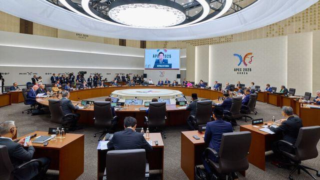 이 대통령 “민관 연대로 APEC 공동 비전 위해 전진”