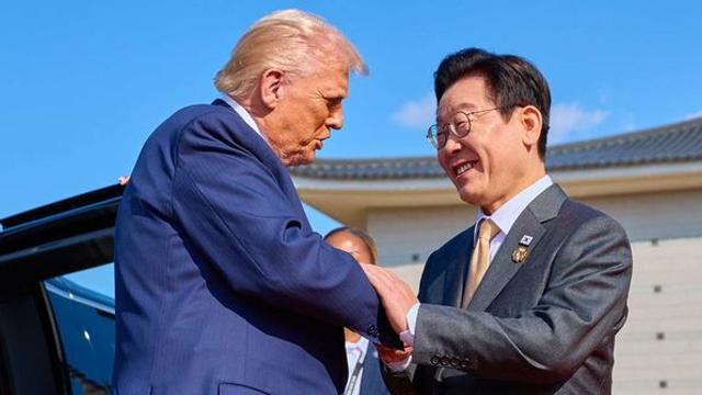 “핵잠수함 도입? 강대국 환상에 취해 거꾸로 가고 있다” 직격탄