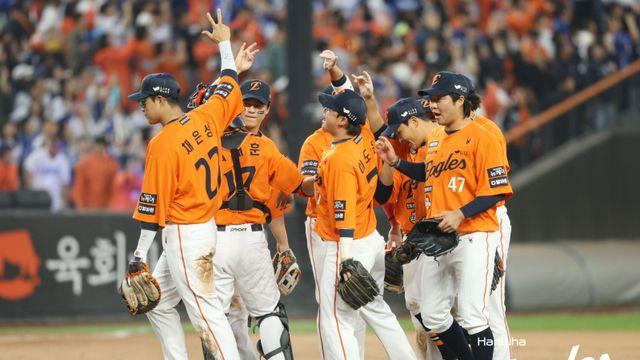 '가을 체질' 확인한 문동주·노시환·문현빈...2026년 더 높이 비상할 '독수리 군단'