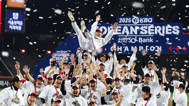 “더 못 던지겠다” 톨허스트에 염경엽 “더 던져달라고 무릎 꿇었다”