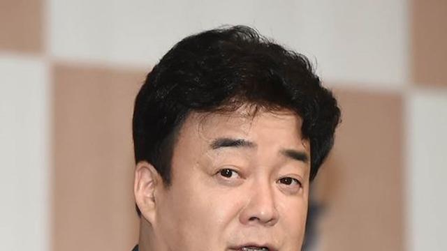 '방송 활동 중단' 백종원, 유튜브 채널 개편 예고…