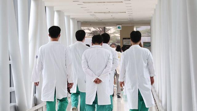 집단행동 뒤에 열린 특혜문···정부 조치에 의료계 ‘공정성 흔들’