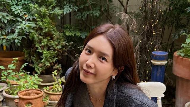 채정안, 남다른 패션 감각…세월 비껴간 미모