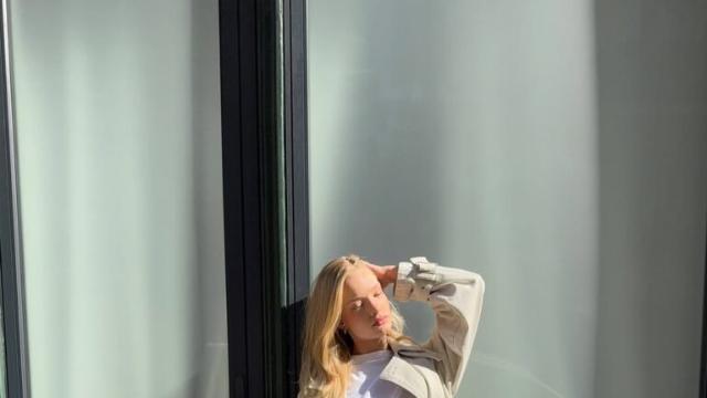 올가을에는 스커트에 부츠를 신어요 | 마리끌레르