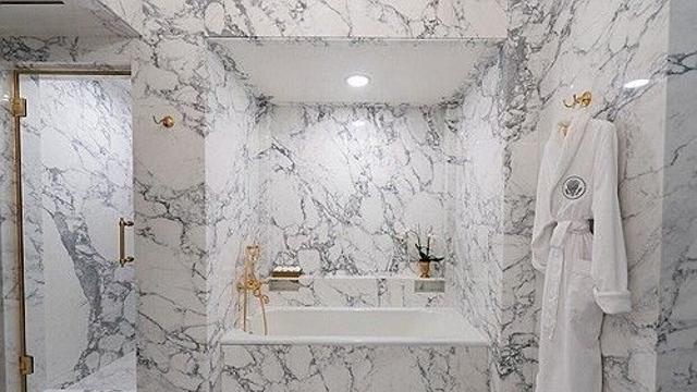 유광대리석·황금빛 번쩍…트럼프 백악관 '링컨 욕실' 리모델링