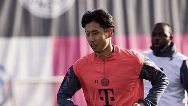 ‘KIM 백업’ 1년 4개월간 8경기 뛴 전설의 日 센터백, 드디어 훈련 복귀…”출전은 시기상조”