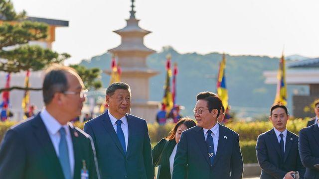 [한중정상회담] 시진핑 '샤오미폰' 선물…李대통령 