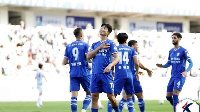 K리그2 수원, 충북청주에 2-0 승리…승강 PO행 확정(종합)