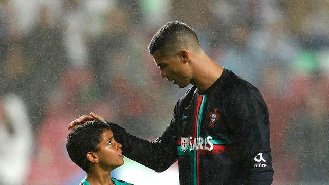 호날두 45세까지 국가대표 간다! 부자 A매치 '동반 출전' 보인다→아들 '무럭무럭' 성장+1살 월반…포르투갈 U-16 대표팀 공식 데뷔