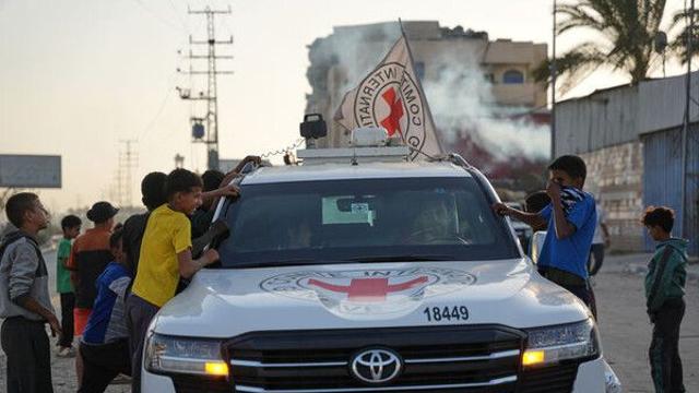 하마스, 유해 3구 인도했지만…이스라엘 