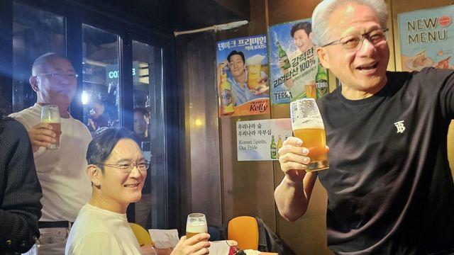 '깐부회동' 후 깐부치킨 대박났다…배달 검색어 1위 기록