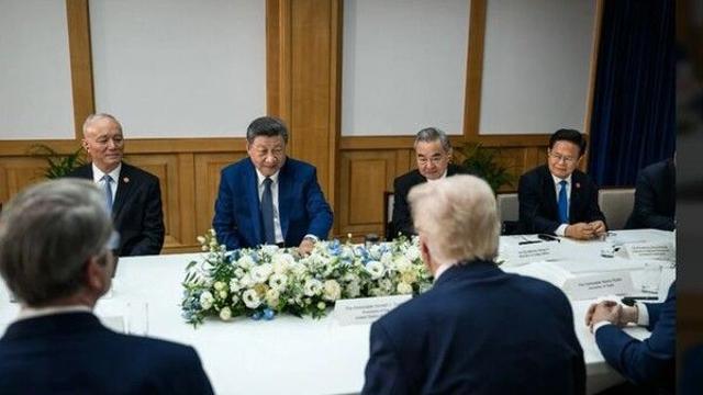 美 백악관, 정상회담 중 파안대소한 시진핑 주석의 사진 공개 왜?