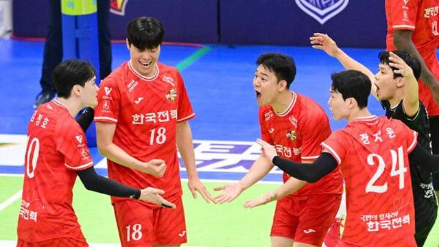 남자배구 한전, 삼성화재 3-1로 꺾고 3연패 탈출…시즌 첫 승