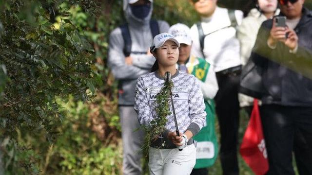고지원, KLPGA 에쓰오일 챔피언십 셋째 날도 선두…고향서 2승 도전