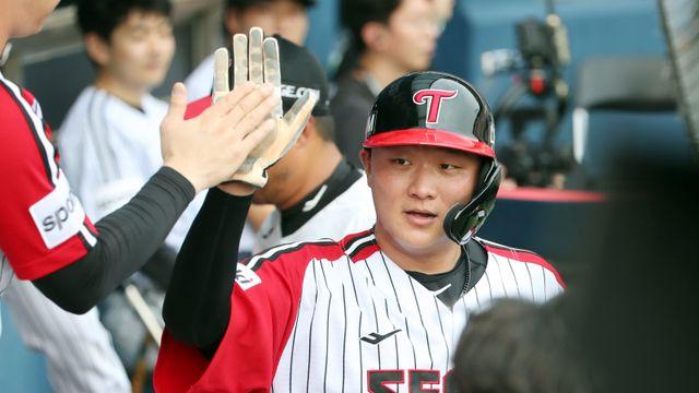 염경엽 감독도, 대표팀도 제대 앞둔 '잠실 빅보이'를 찾았다