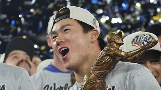 ML 125년사 최초! 4649억의 사나이, WS 원정 3승→시리즈 MVP 등극…