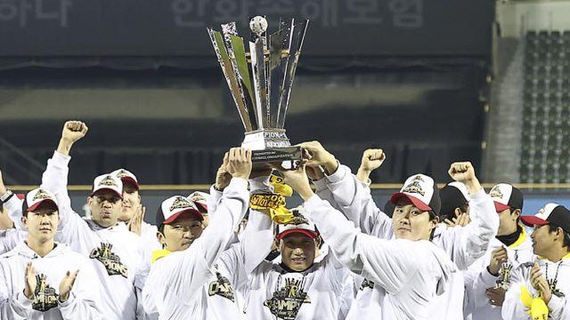 균형·조화로 이룬 LG트윈스 ‘V4’...왕조 시대 활짝 열까