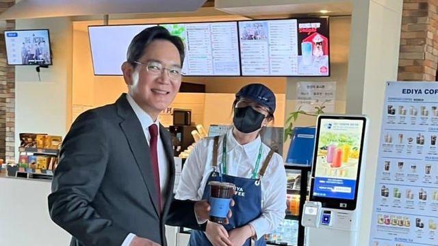 커피 한잔 줬는데 5만원 받음