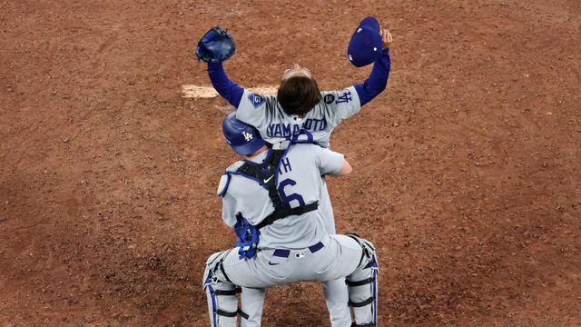 '괴물 야마모토 WS 3승' 다저스 25년 만에 연속 시즌 우승, 연장 11회 토론토 제압