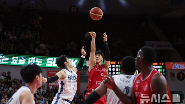 프로농구 정관장, 소노 꺾고 선두…LG는 SK 누르고 2위(종합)