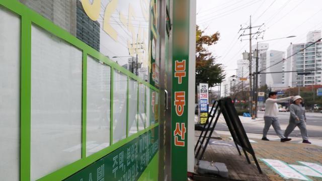 초강력 규제에 10월 서울 외지인·생애최초 매수 동반 하락...30% 이상 '뚝'