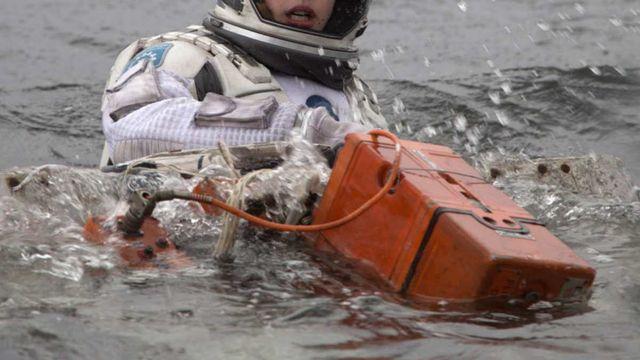 물리학자들이 꼽은 최고의 SF 영화 '2개'…놀랍게도 모두 '이 감독' 작품