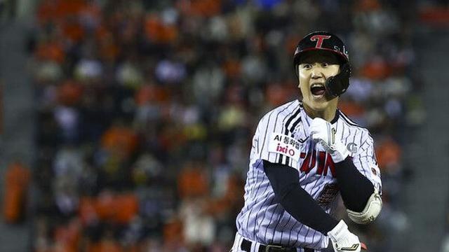 KS 5차전 번트 파울로 병살타 이끈 LG 구본혁 